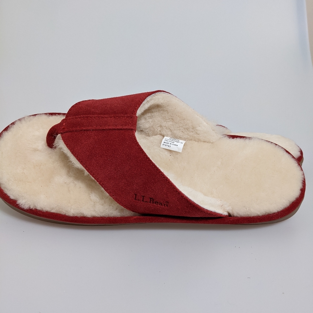L.L. Bean Women's Red Suede Shearling-Trim Thong Slippers - Picture 5 of 7